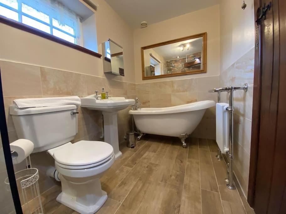Eco-Friendly Dorset Cottage With Spa Set In Heart Of Countryside Sydling St Nicholas Bagian luar foto