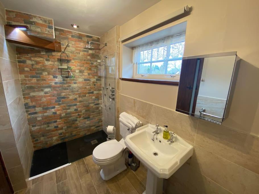 Eco-Friendly Dorset Cottage With Spa Set In Heart Of Countryside Sydling St Nicholas Bagian luar foto